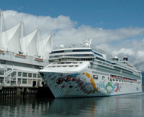 Cruise-Ship-Canada-Place